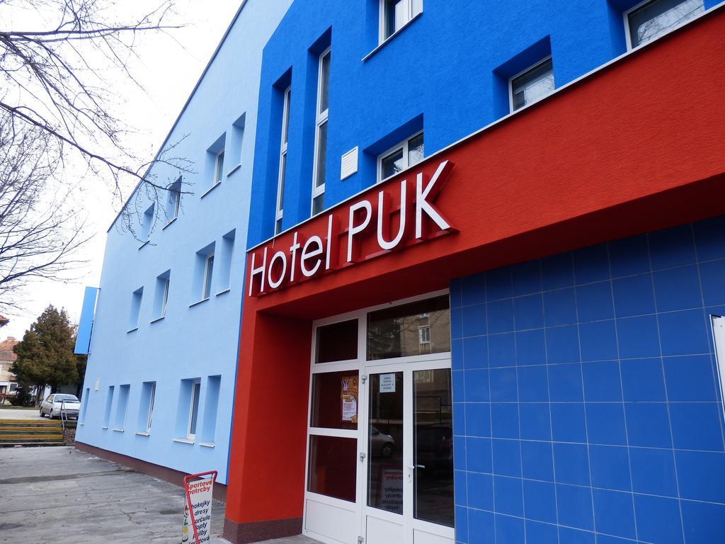 Hotel Puk Topoľcany Bagian luar foto